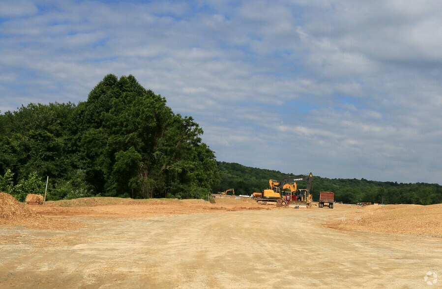 More Photos Of 600 Principio Pky W, North East Unknown For Lease