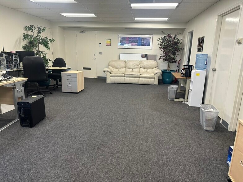 More Photos Of 2555 Flores St, San Mateo Medical For Lease