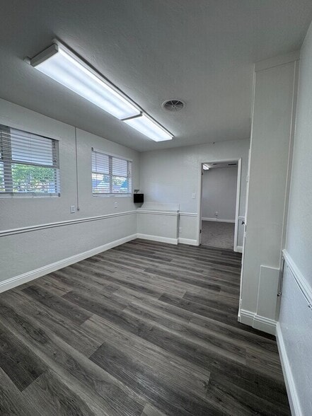 More Photos Of 800-816 W Lodi Ave, Lodi Office For Lease