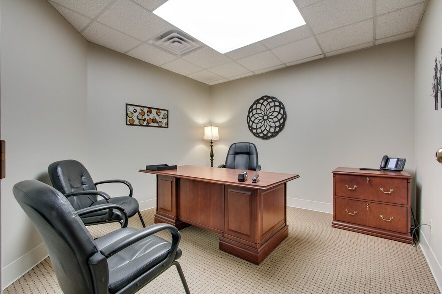 More Photos Of 5115 Maryland Way, Brentwood Office For Lease