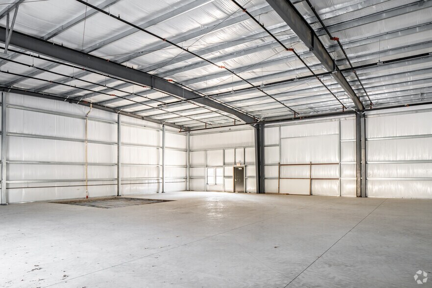 More Photos Of 1501 Leander Dr, Leander Warehouse For Lease
