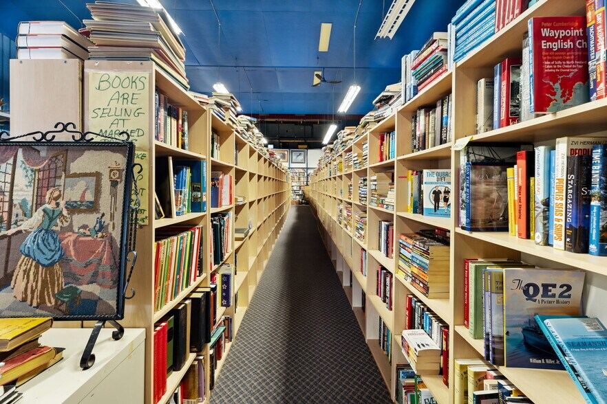 More Photos Of 33017 1st Av, Mission Flex For Lease