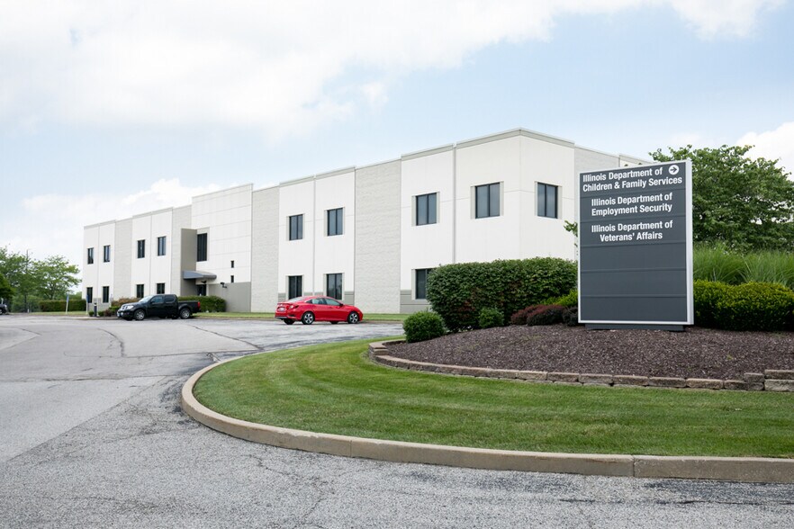 More Photos Of 7650 Magna Dr, Belleville Medical For Lease