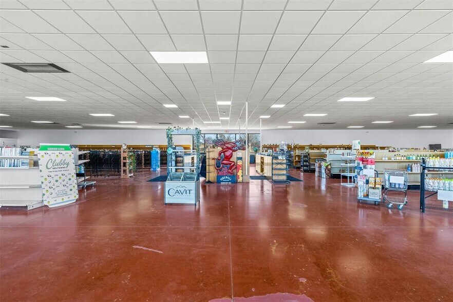 More Photos Of 1523 Stewart Dr, Chickasha Convenience Store For Sale