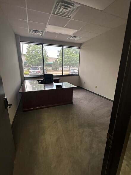 More Photos Of 115 Pomona Dr, Greensboro Office Residential For Lease