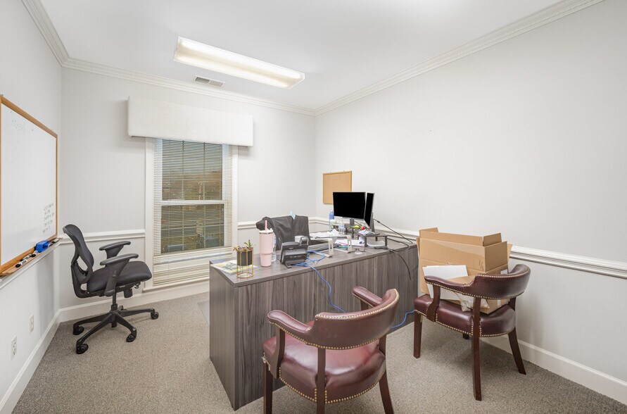 More Photos Of 4523 Park Rd, Charlotte Office For Sale