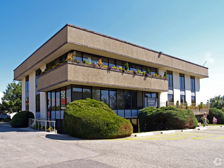 More Photos Of 720 Kipling St, Lakewood Office For Lease