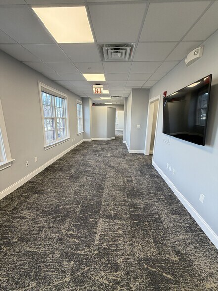 More Photos Of 670 Boston Post Rd, Madison Office For Lease