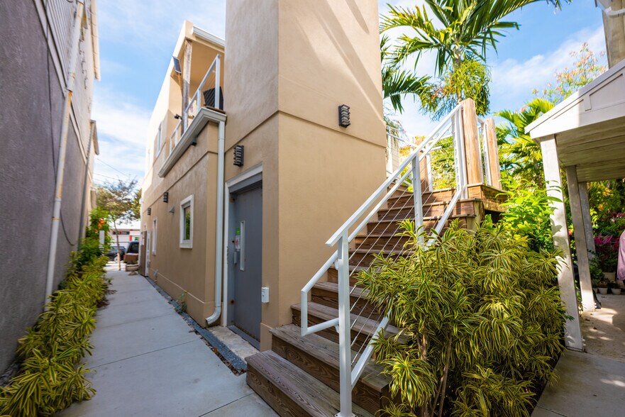 More Photos Of 1028 Truman Ave, Key West Storefront Retail Residential For Sale