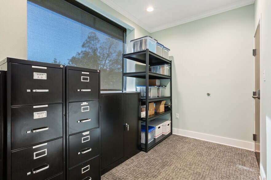 More Photos Of 1927 Columbus Ave, Waco Office For Sale