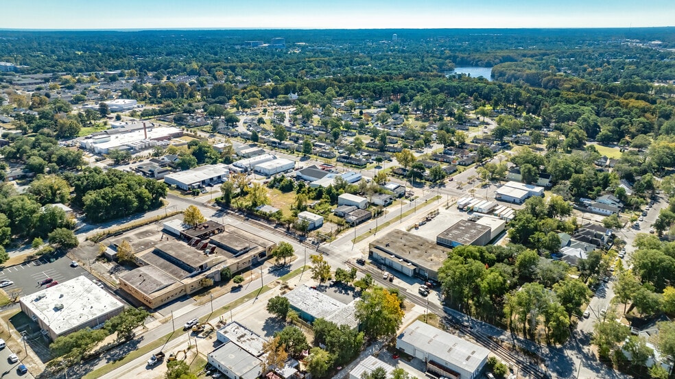 More Photos Of 1316 S 5th Ave, Wilmington Service For Sale