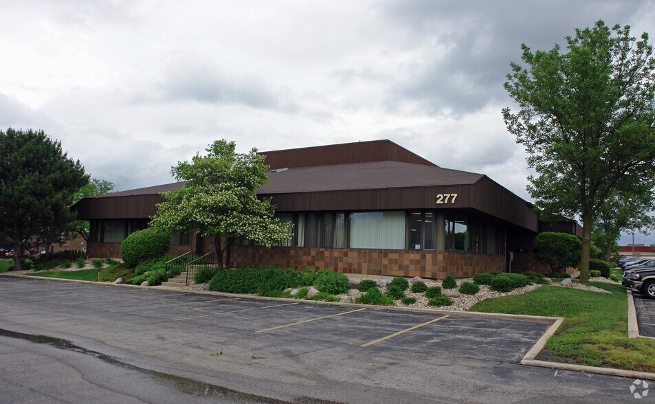 More Photos Of 16W285 83rd St, Burr Ridge Office For Lease