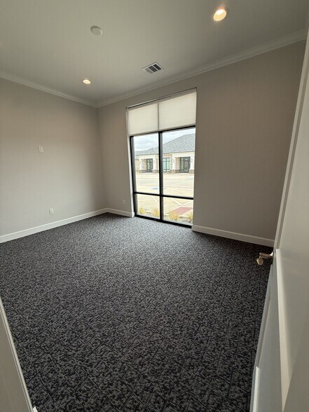 More Photos Of 1630 W Prosper Trl, Prosper Medical For Lease