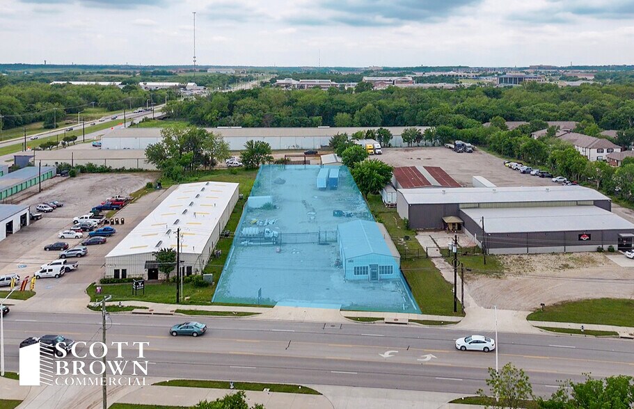 Primary Photo Of 3912 E McKinney St, Denton Warehouse For Lease