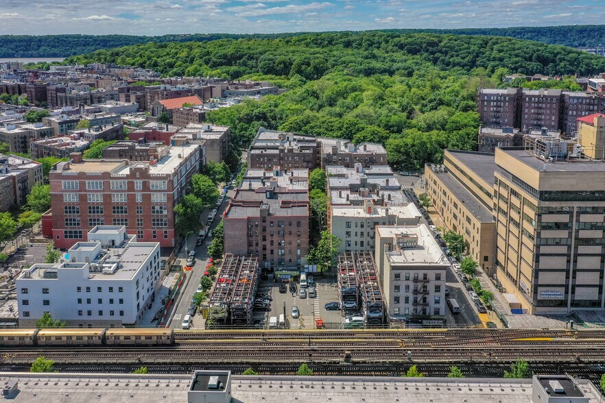 More Photos Of 3976 Tenth Ave, New York Land For Sale