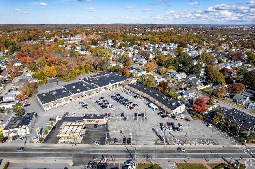 More Photos Of 1525-1527 Smith St, North Providence Unknown For Lease