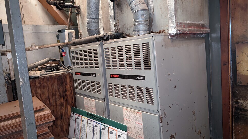 More Photos Of 1119 E Milam St, Wharton Freestanding For Sale