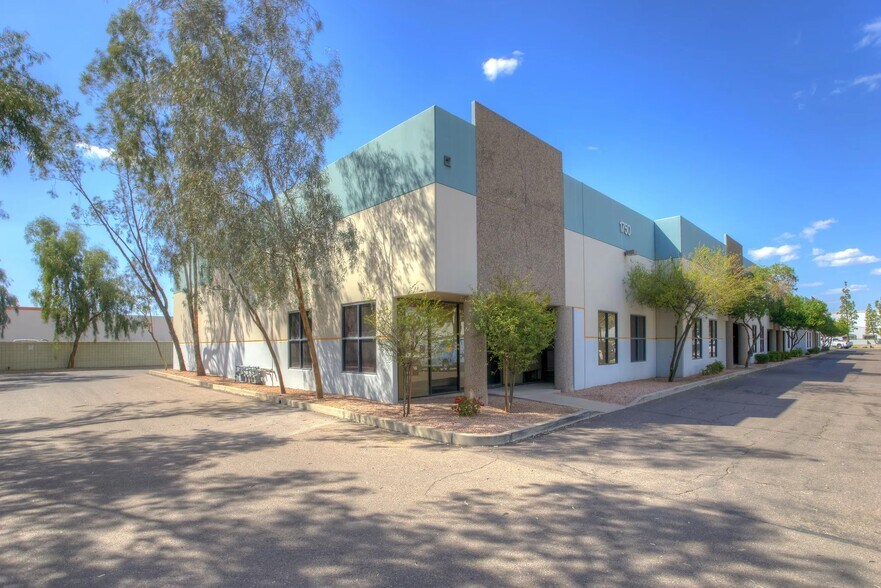 More Photos Of 1750 S Los Feliz Dr, Tempe Distribution For Lease