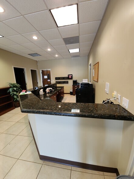 More Photos Of 8141 Mainline, Fort Myers Warehouse For Lease