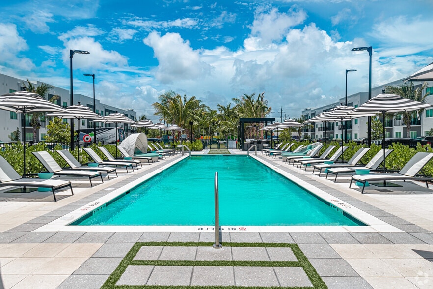 More Photos Of 1601 N Dixie Hwy, Lake Worth Apartments For Lease