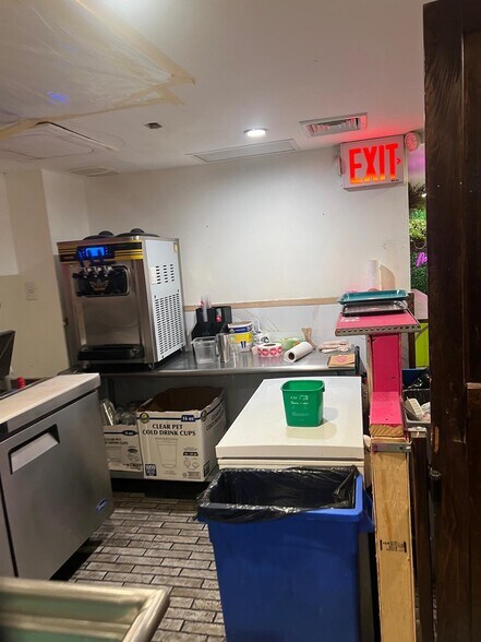 More Photos Of 24 W 45th St, New York Apartments For Lease