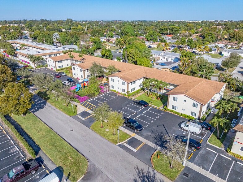More Photos Of 1701 NW 58th Ter, Sunrise Apartments For Sale