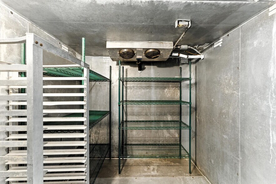 More Photos Of 568 Providence St, West Warwick Restaurant For Sale