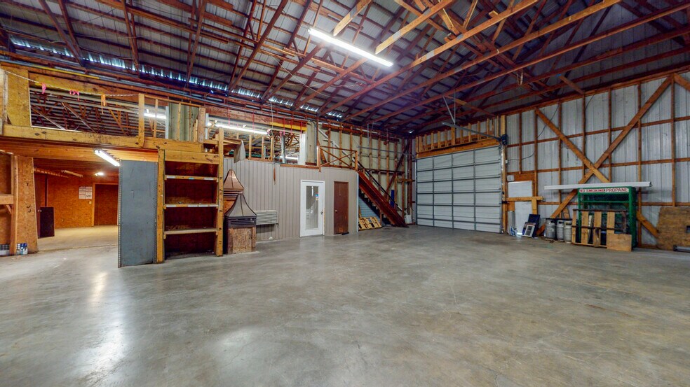 More Photos Of 5534/5546 Waterlevel Hwy, Cleveland Light Distribution For Sale