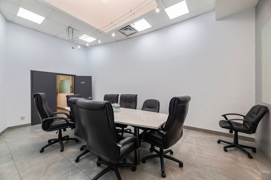 More Photos Of 12419 Metropolitan Ave, Kew Gardens General Retail For Lease