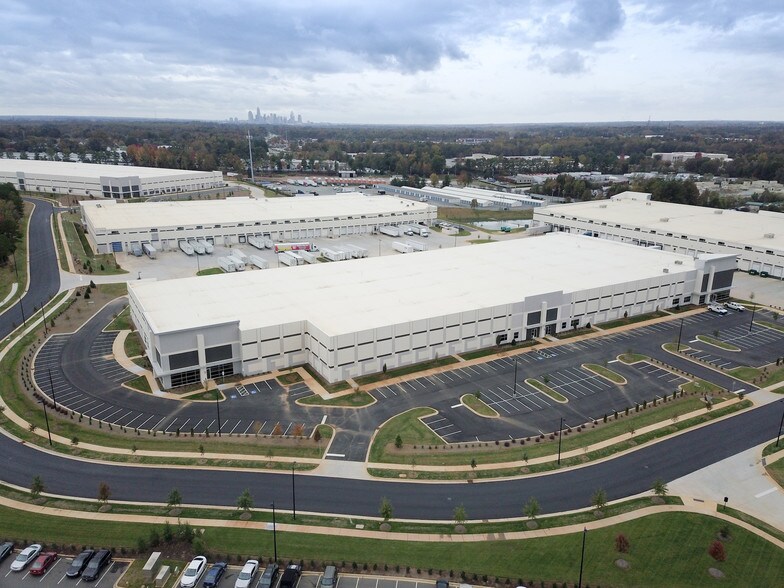 More Photos Of 7224 Statesville Rd, Charlotte Unknown For Lease