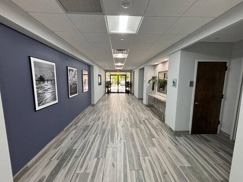 More Photos Of 1061 E Indiantown Rd, Jupiter Office For Lease