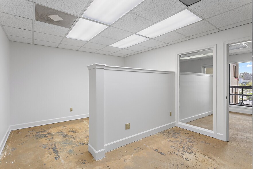More Photos Of 2000 - 2310 Sawgrass Village Dr, Ponte Vedra Beach Office For Sale