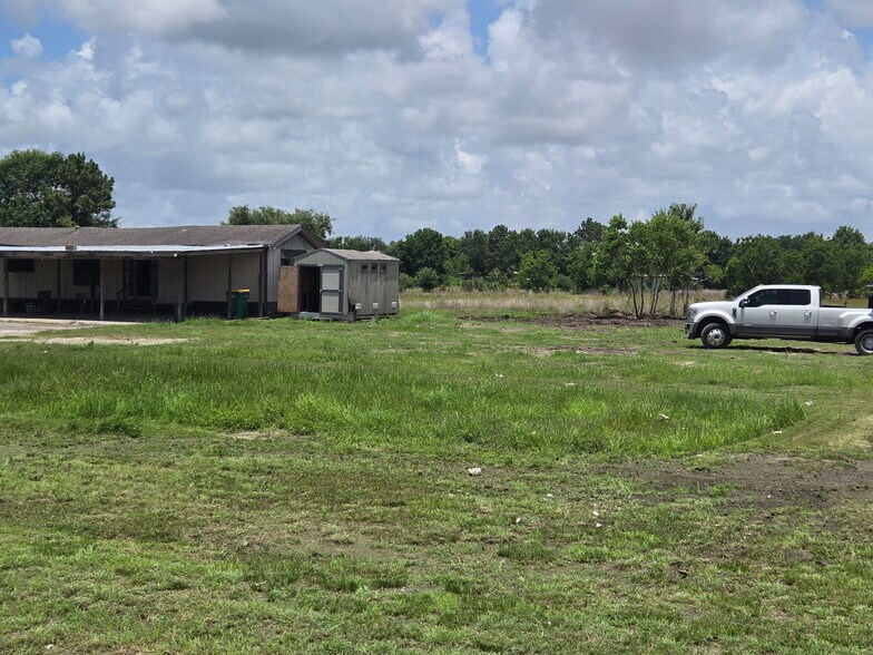 More Photos Of 8235 Hasting Cannon Rd, Alvin Land For Sale