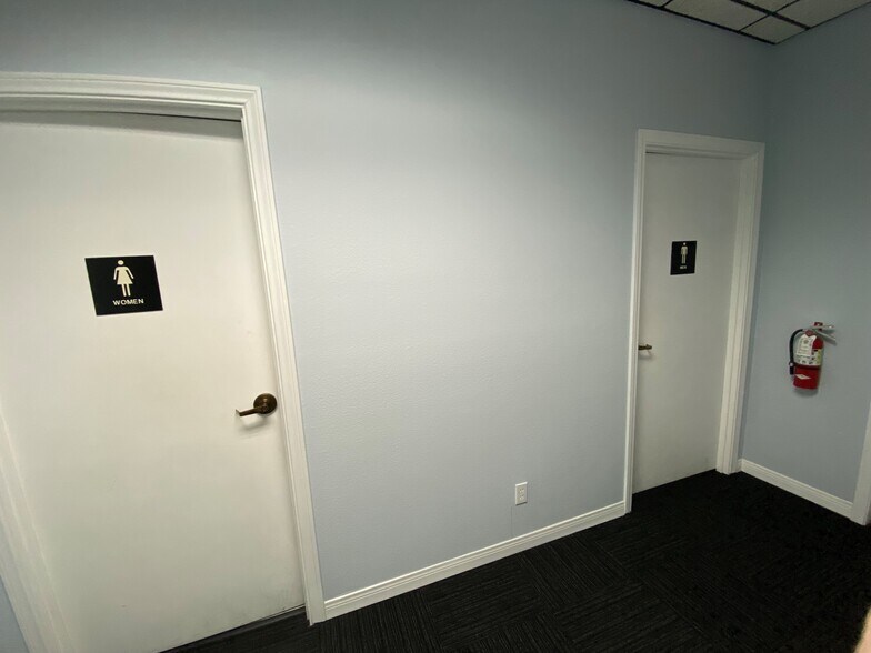 More Photos Of 313 Pilot Rd, Las Vegas Light Distribution For Sale