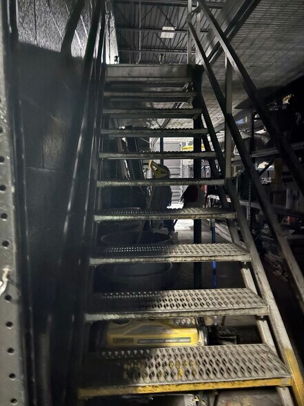 More Photos Of 1772 General Booth Blvd, Virginia Beach Flex For Lease