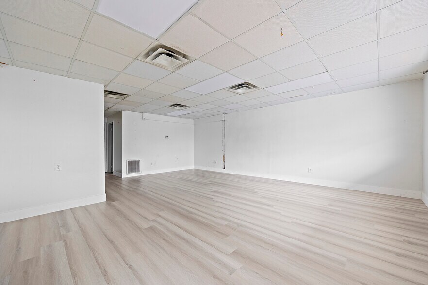 More Photos Of 4134-4136 W US Highway 90, Lake City Freestanding For Sale