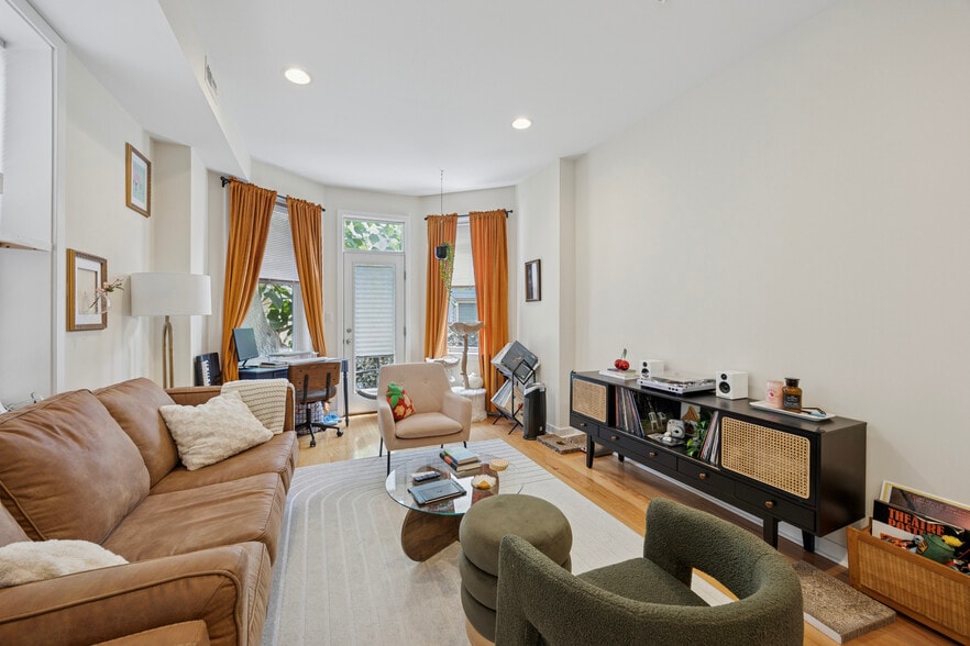 More Photos Of 919 N 19th St, Philadelphia Apartments For Sale