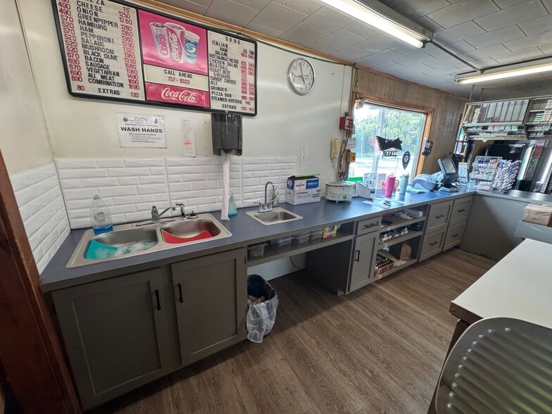 More Photos Of 192 Oakfield Smyrna Rd, Oakfield Convenience Store For Sale