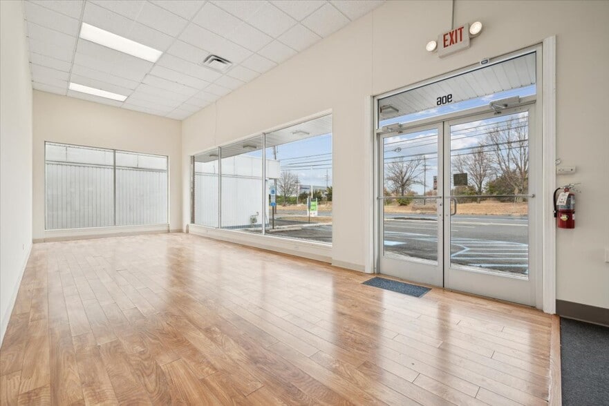 More Photos Of 906 Us Highway 22, Somerville Light Distribution For Lease