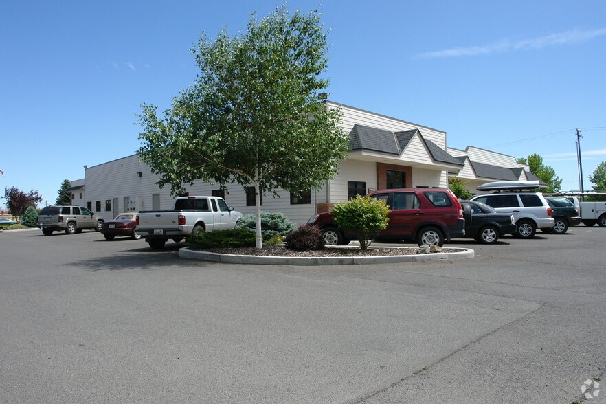 More Photos Of 3703 River Rd, Yakima Office For Lease