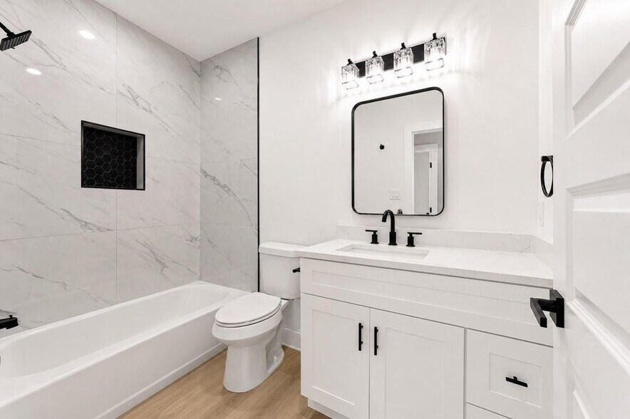 More Photos Of 9210 Caddo Rd, Houston Multifamily For Sale