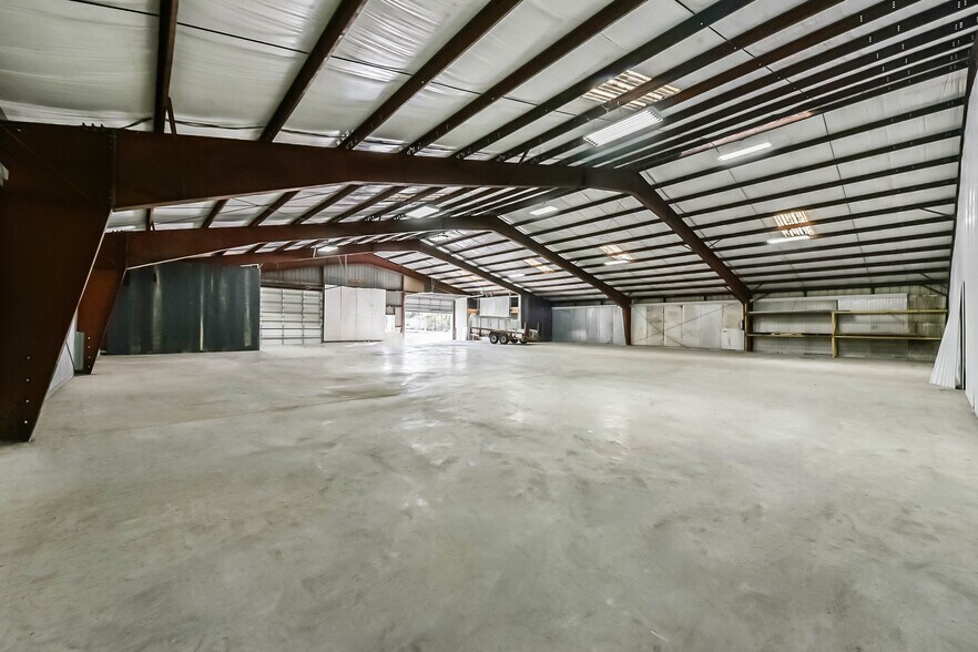 More Photos Of 8313 Braniff St, Houston Warehouse For Lease