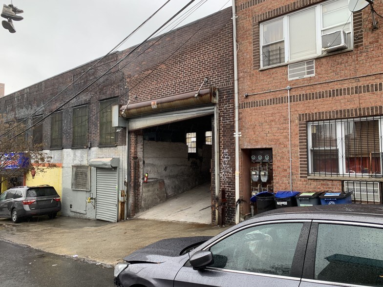 More Photos Of 4410 Park Ave, Bronx Warehouse For Lease
