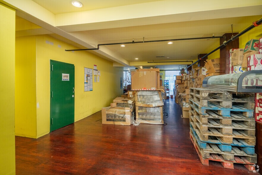 More Photos Of 737-739 N La Salle Dr, Chicago Storefront Retail Office For Sale