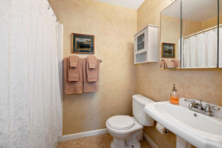 More Photos Of 1755 18th St Nw, Washington Apartments For Sale
