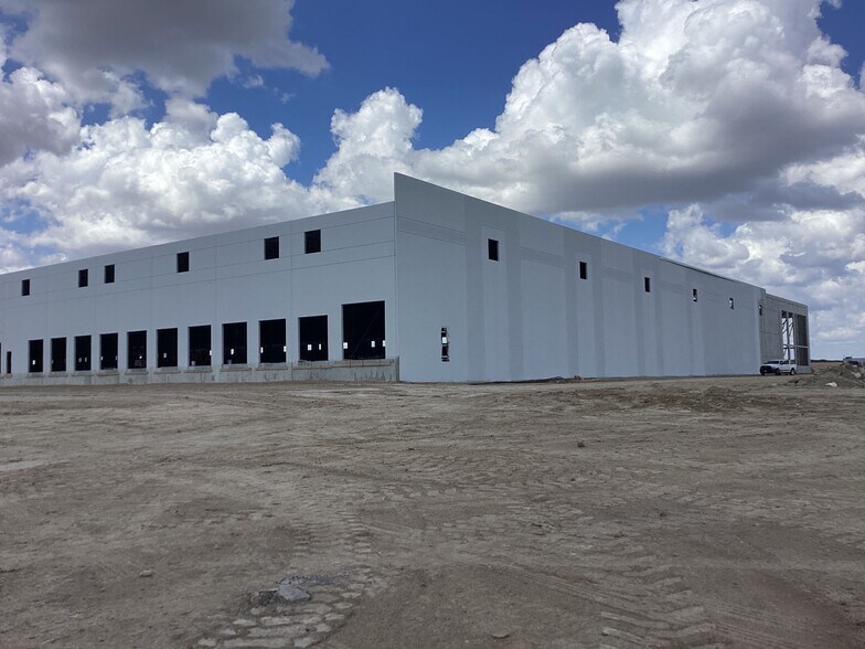 More Photos Of 15409 Mercury Dr, Laredo Distribution For Sale