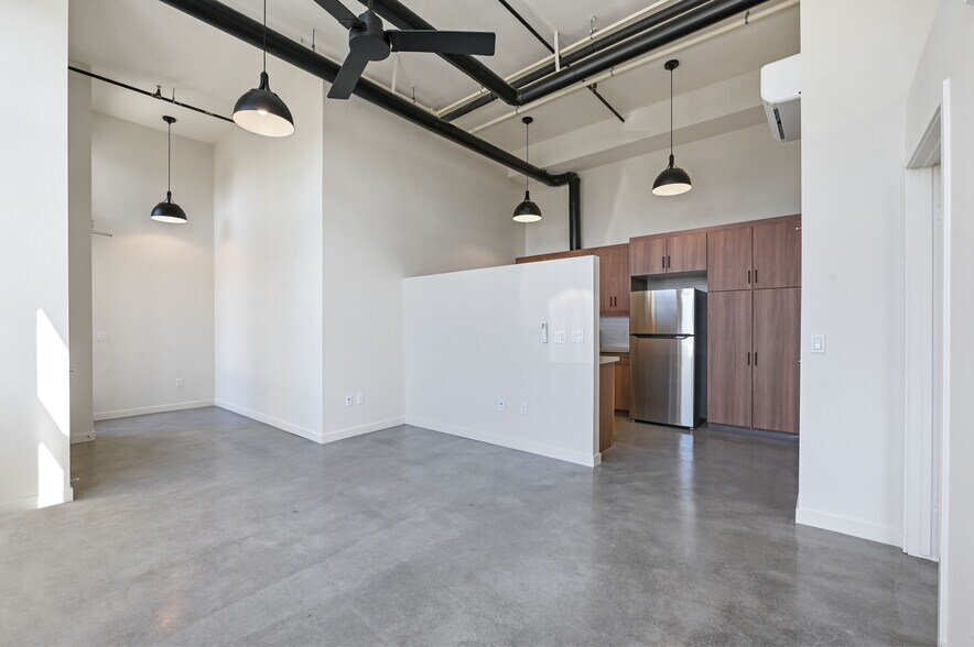 More Photos Of 611 Highland Ave, National City Apartments For Lease