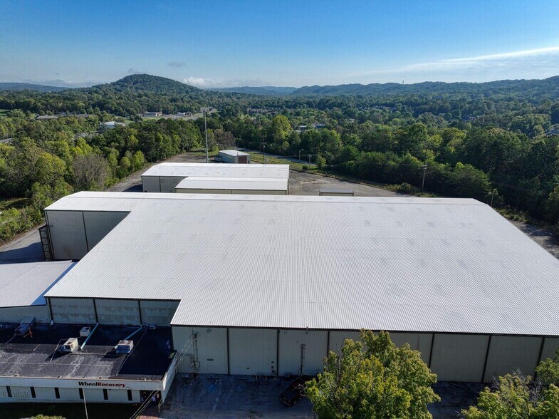 More Photos Of 115 Franklin Rd, Oak Ridge Warehouse For Sale