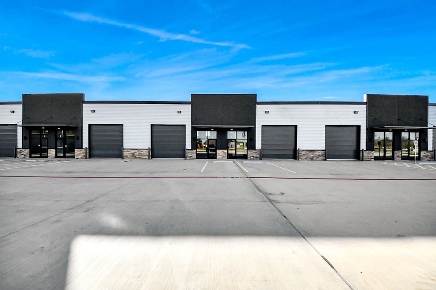 More Photos Of 18011 Cypress Rose Hill Rd, Cypress Unknown For Lease