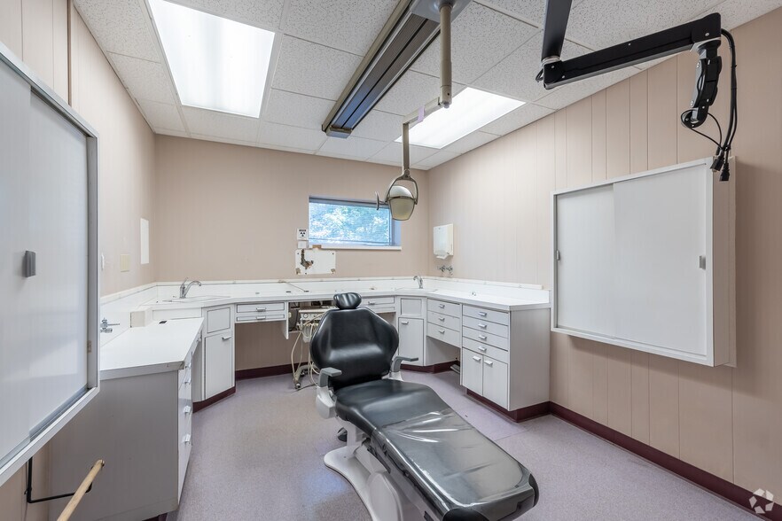 More Photos Of 1240 E Main St, Springfield Loft Creative Space For Sale